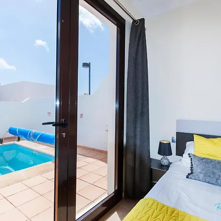 Rosa Blanca بلايا بلانكا